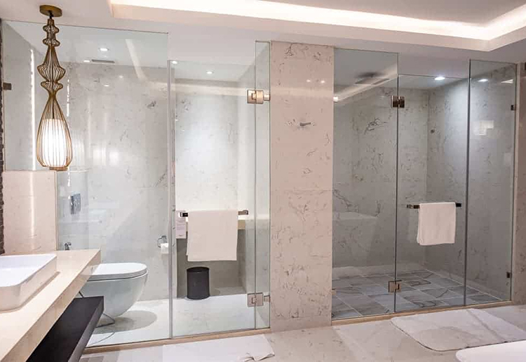 Bathroom inline partition and door