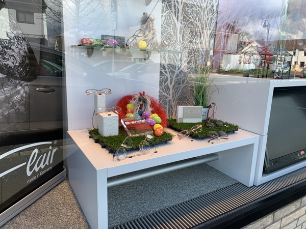 display table shop window easter decoration