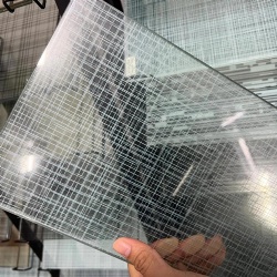 Decorative interlayer for glass lamination