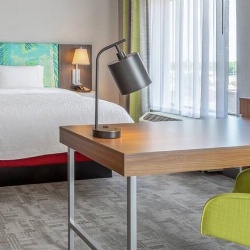 Hotel writing desk furniture with desk lamp